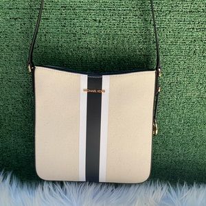 SALE! Michael Kors Jet Set Travel bag